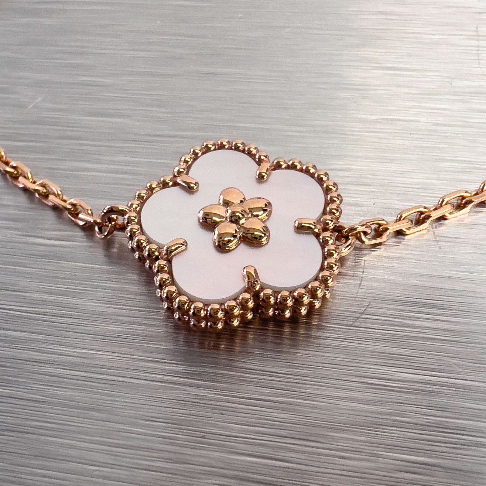 Van Cleef Arpels Lucky Spring MOP Peach Blossom 18k Rose Gold