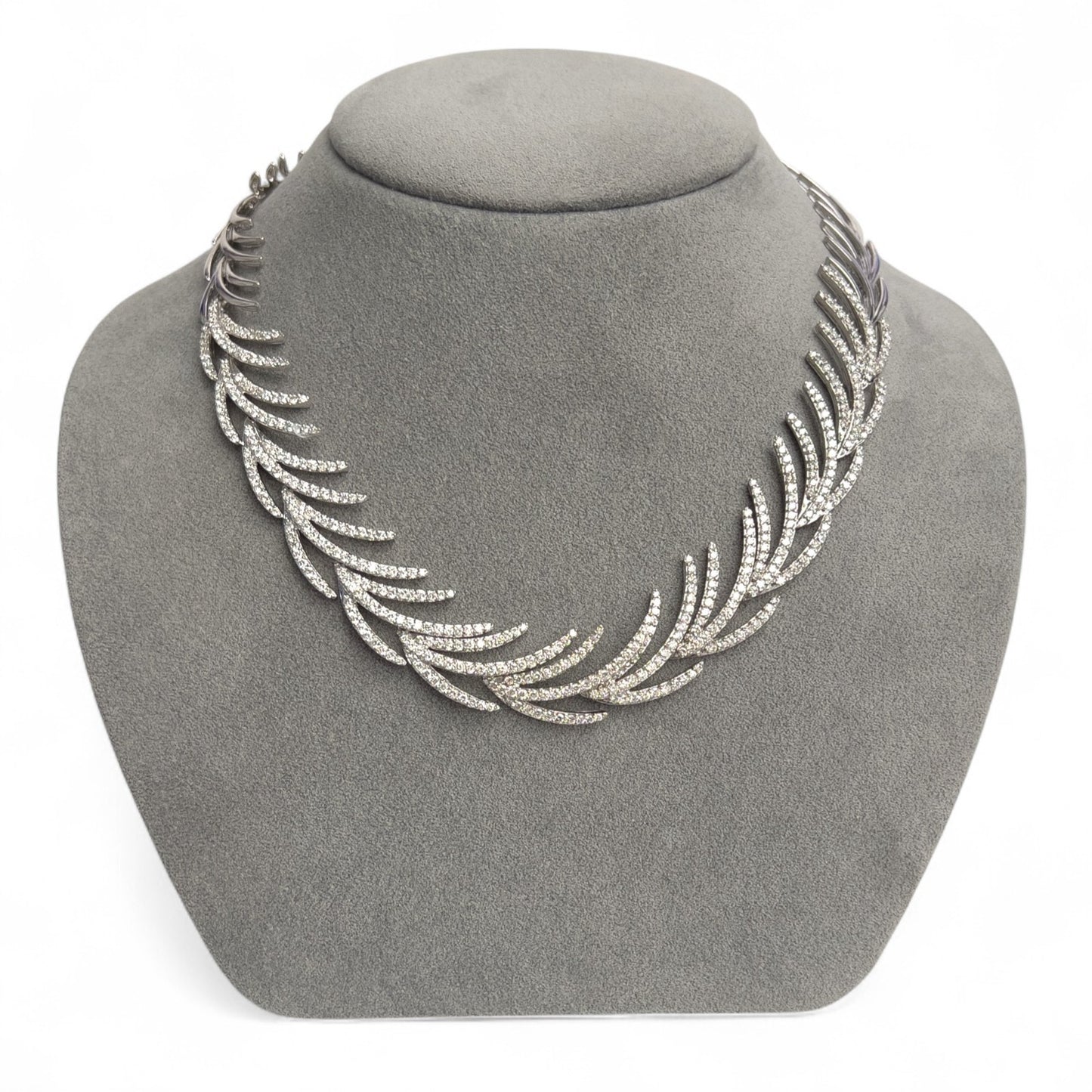 18k White Gold Diamond Palm Leaves Motif Necklace 4.50ctw G VS2-SI1 16"