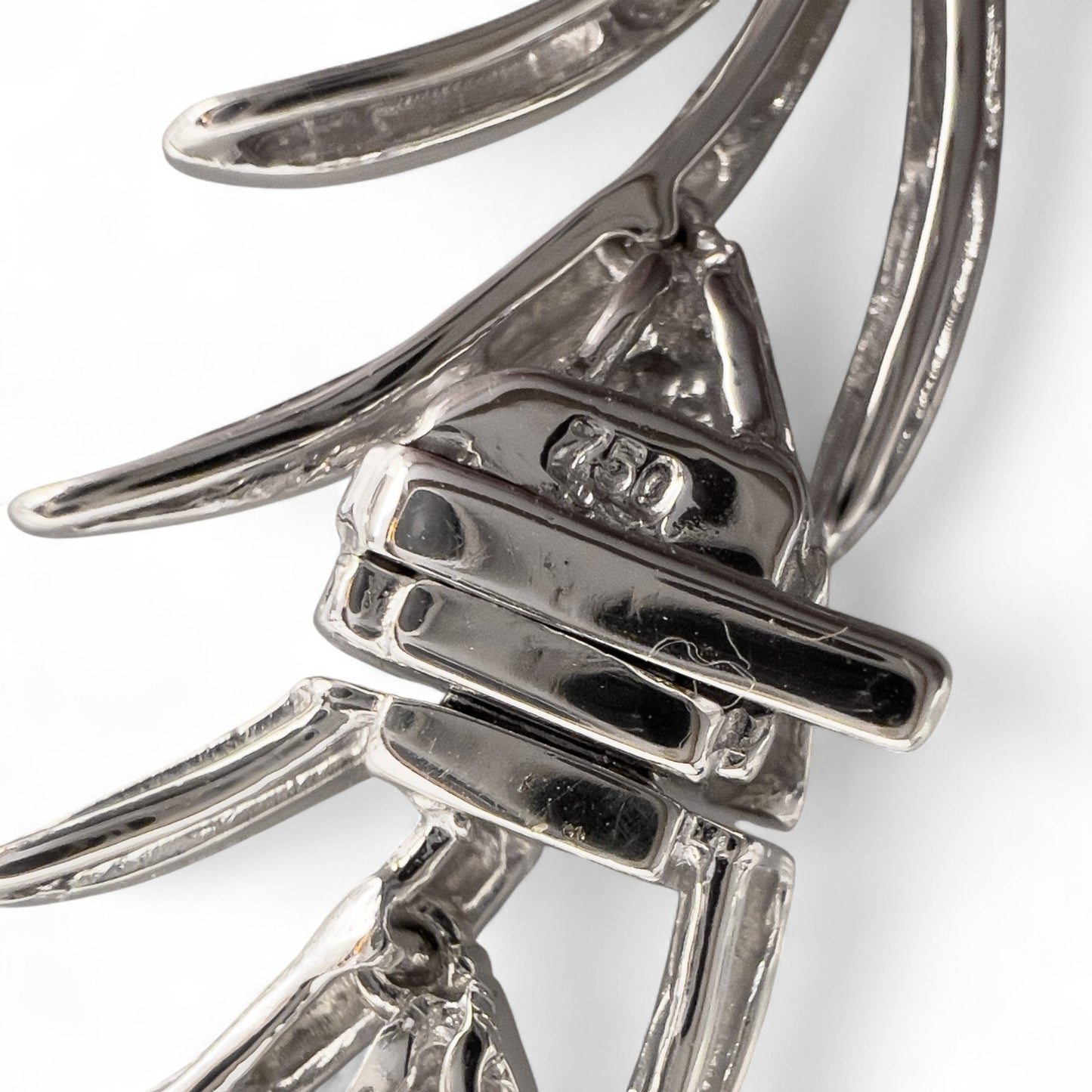 18k White Gold Diamond Palm Leaves Motif Necklace 4.50ctw G VS2-SI1 16"