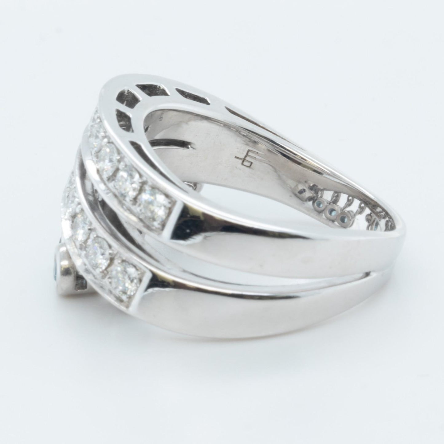 Di Modolo 18k White Gold Diamond Dangling Blue St Ring Size 8.25 0.65ctw G-H SI1