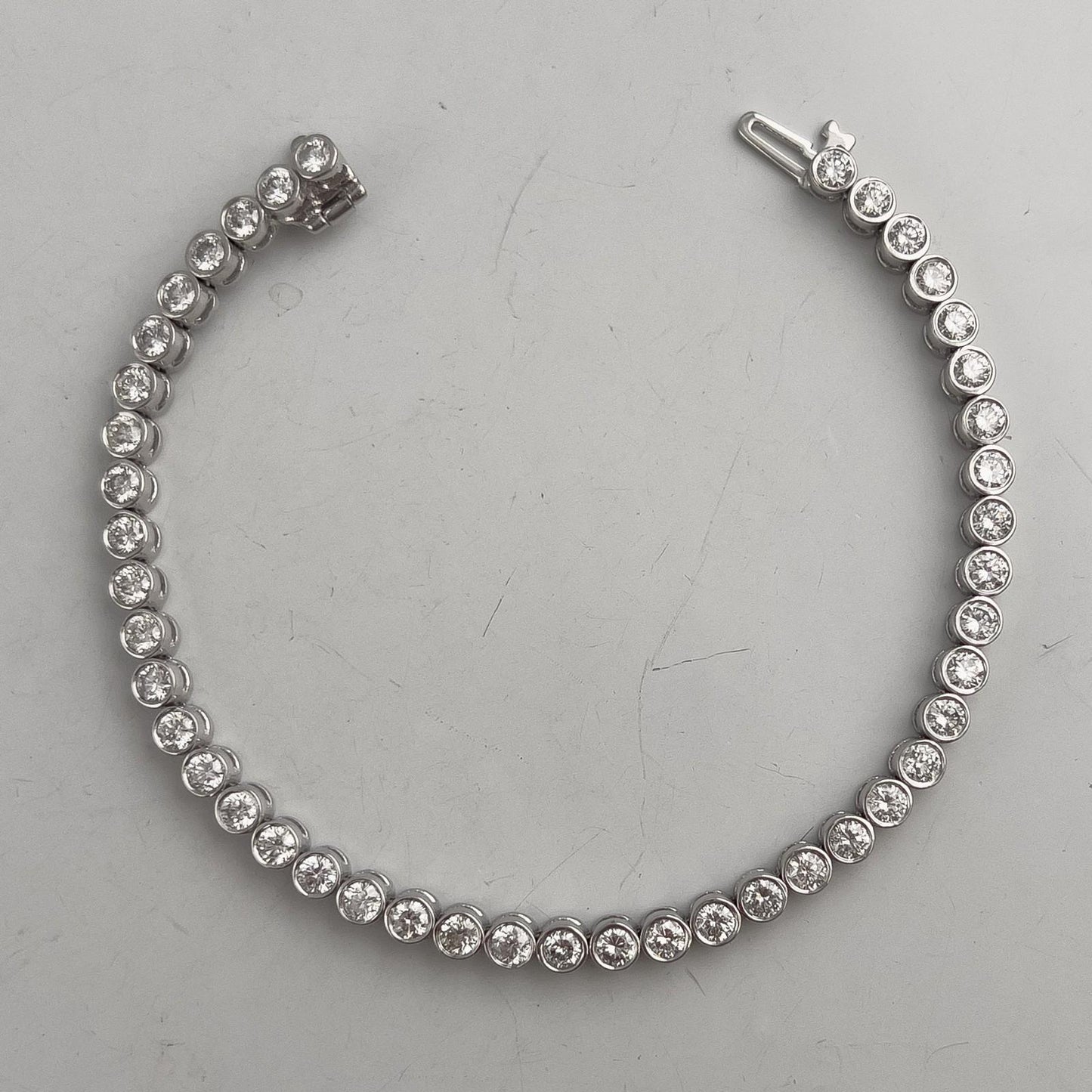 14k White Gold G-H SI Diamond 44 Stone Bezel Set Tennis Bracelet 5.04ctw 7.00"