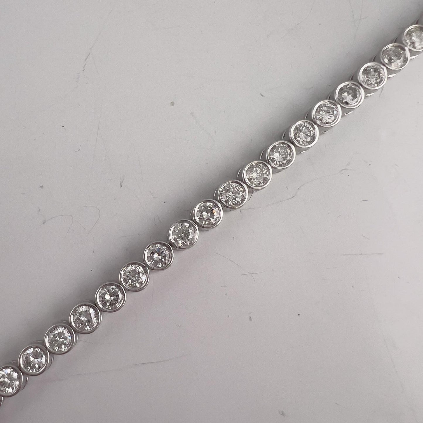14k White Gold G-H SI Diamond 44 Stone Bezel Set Tennis Bracelet 5.04ctw 7.00"
