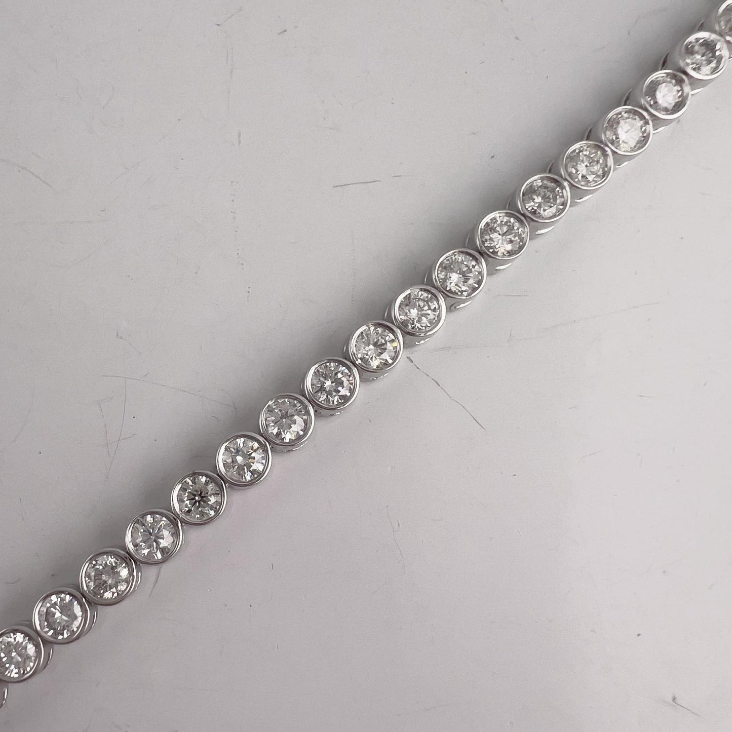 14k White Gold G-H SI Diamond 44 Stone Bezel Set Tennis Bracelet 5.04ctw 7.00"