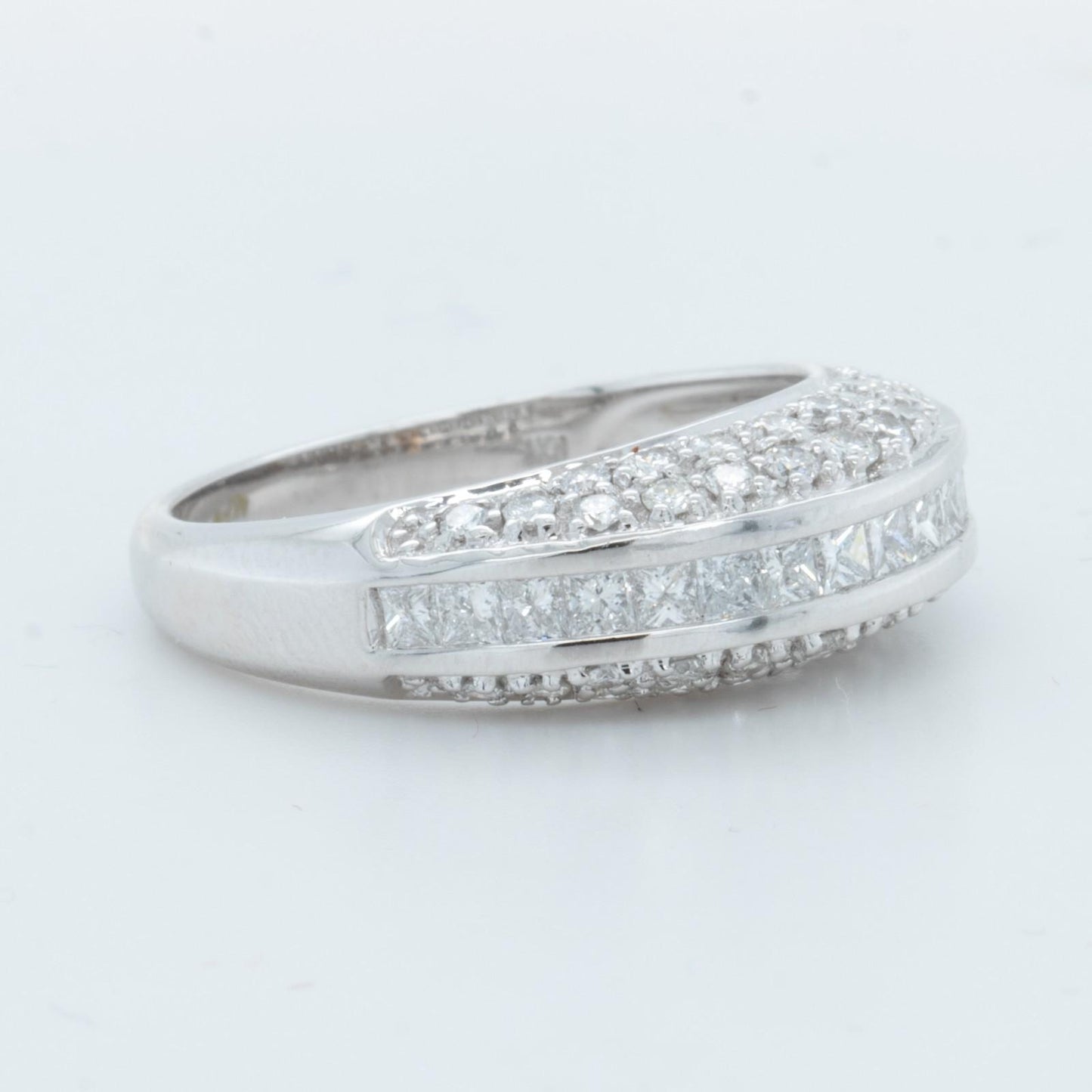 18k White Gold Princess Diamond 3 Section Band 0.82ctw H-I VS-SI 5.0g Size 7.25