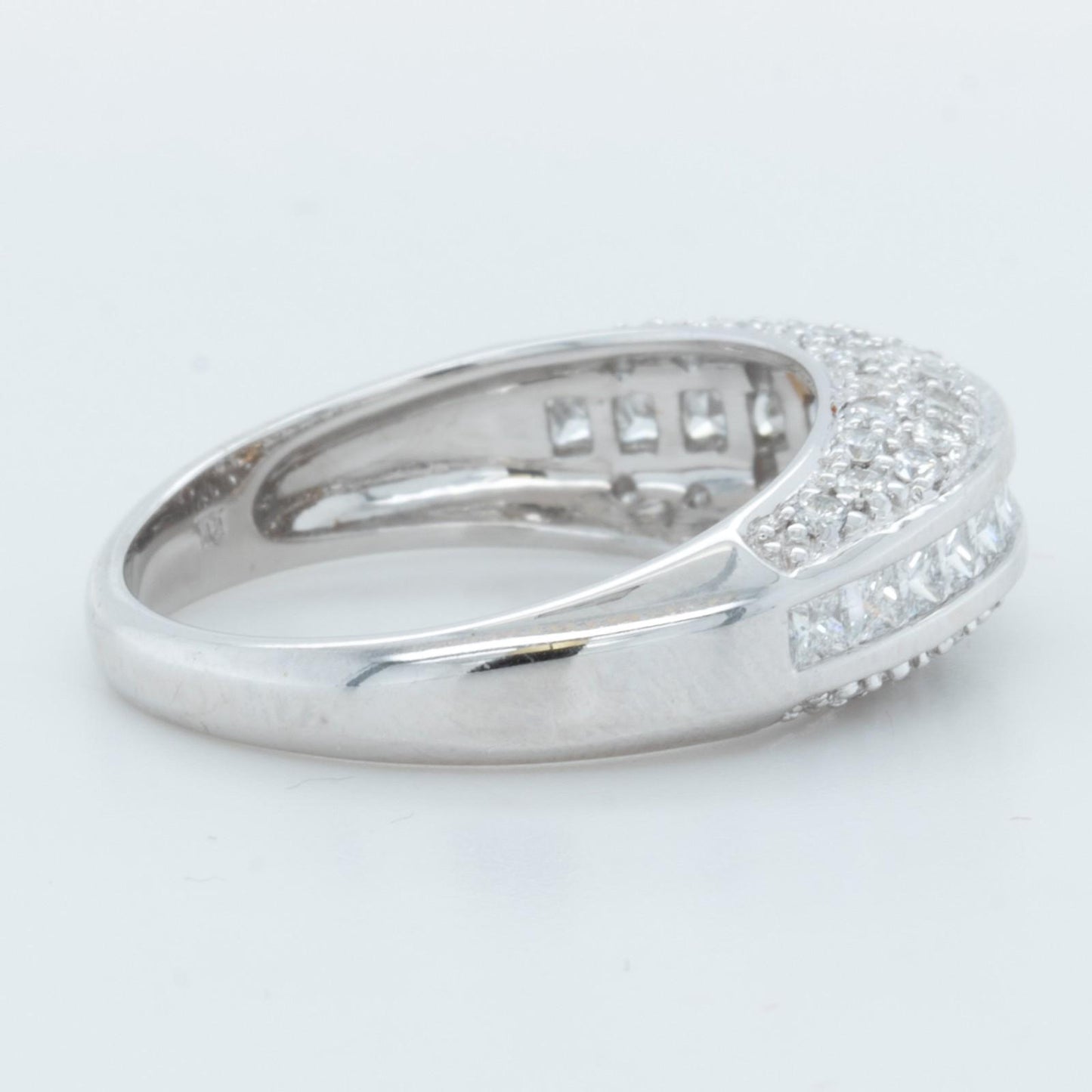 18k White Gold Princess Diamond 3 Section Band 0.82ctw H-I VS-SI 5.0g Size 7.25