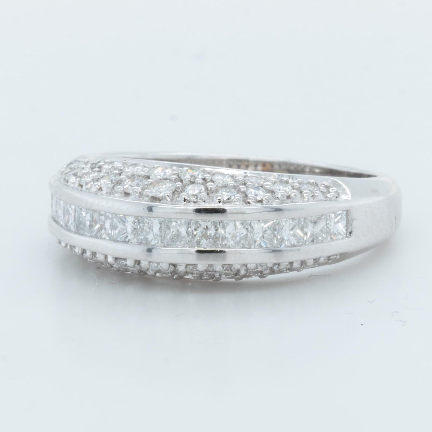 18k White Gold Princess Diamond 3 Section Band 0.82ctw H-I VS-SI 5.0g Size 7.25