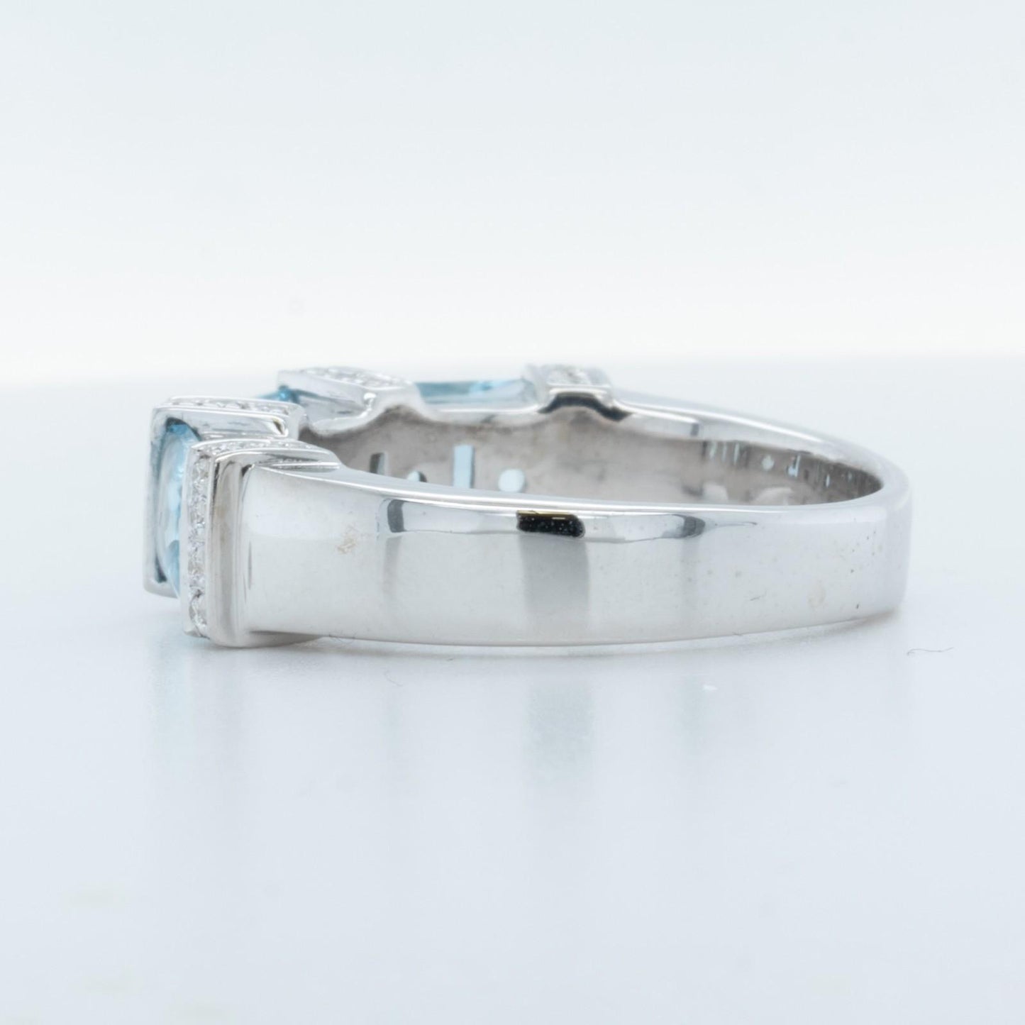Di Modolo 18k White Gold Diamond & Radiant Blue St Ring Size 8.5 0.30ctw H SI2