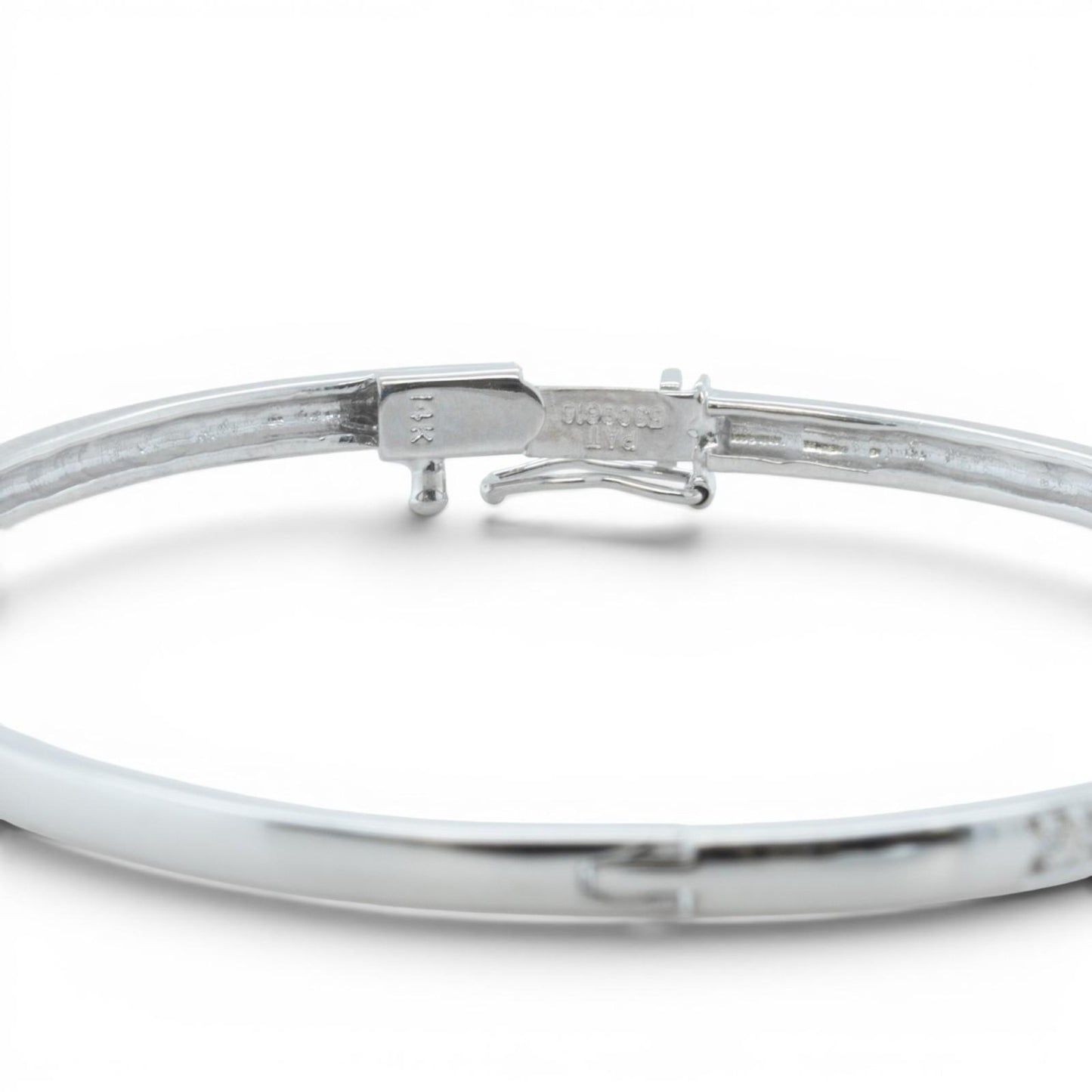 14k White Gold Diamond Hinged Bangle Bracelet 0.27ctw H-I SI2 6.25"