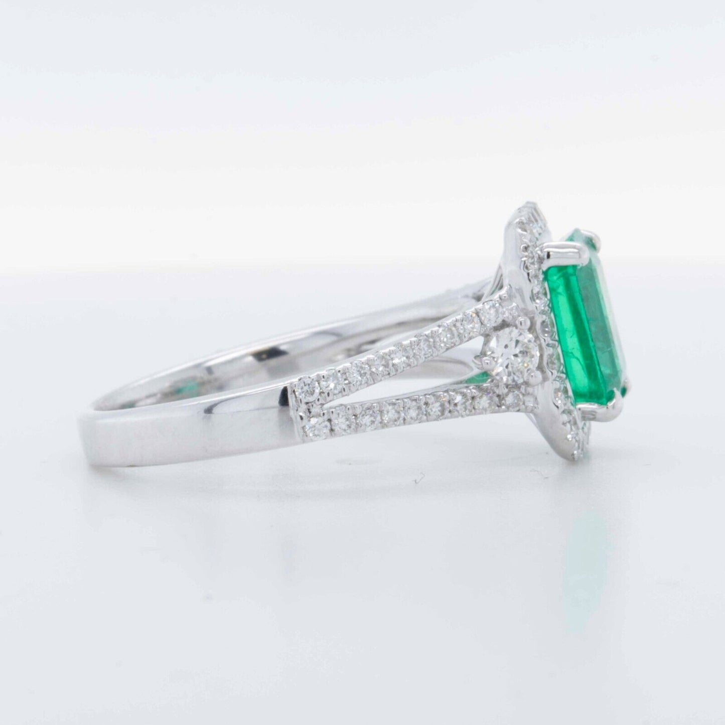 18k White Gold 1.75ct Em Cut Emerald & Diamond Halo Ring 0.50ctw G VS Size 6